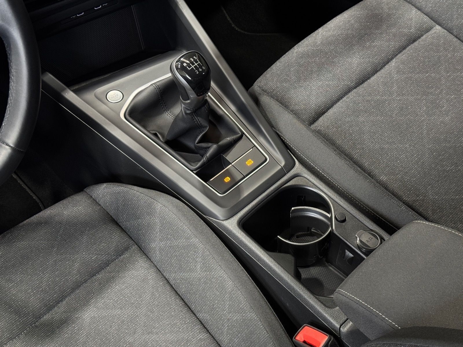 Volkswagen Golf Life 1.0 TSI - Samsaru's Car Outlet