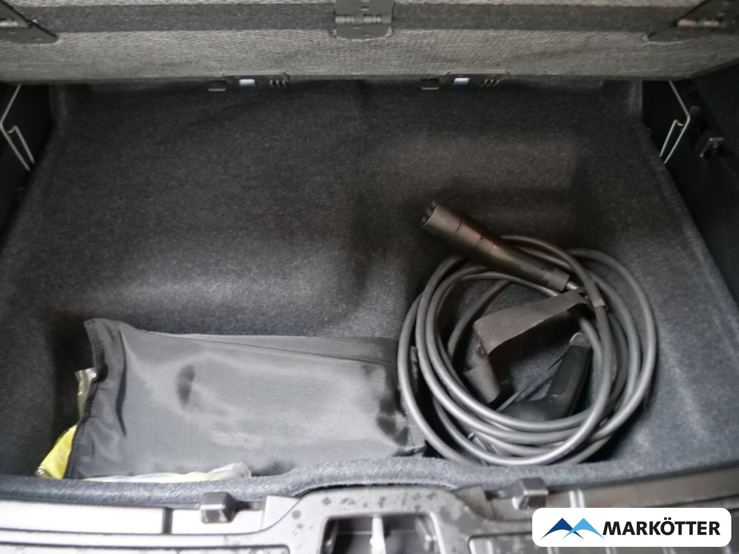 Volvo XC40 Recharge Single Motor STHZ/AHK/Wärmepumpe