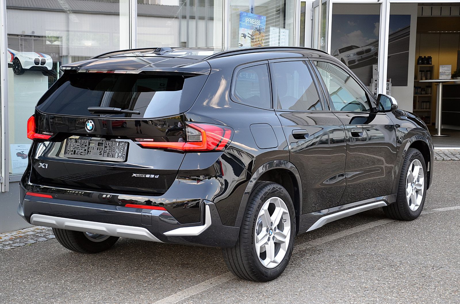 BMW X1 23 d xDrive xLine Sportsitze - Samsaru's Car Outlet