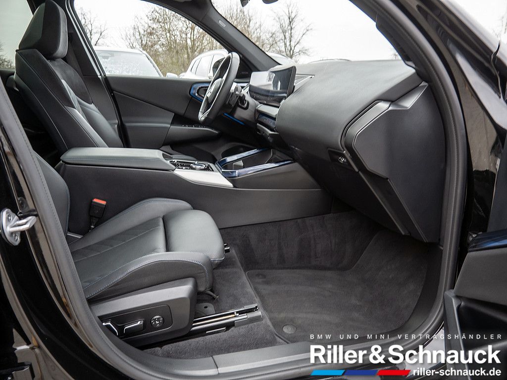 BMW X3 20i xDrive M-Sport NAVI AHK ACC LED PANO 360°