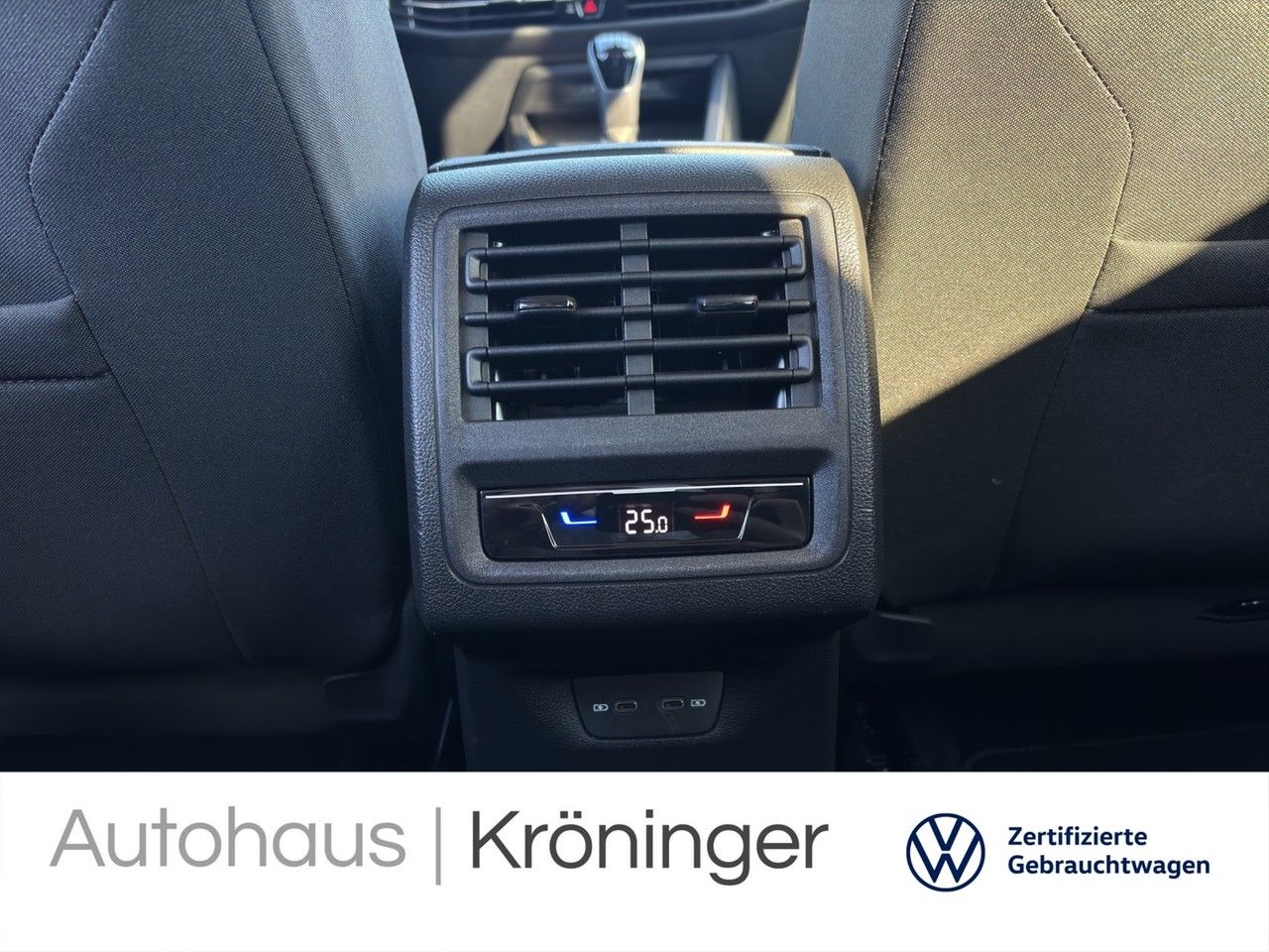 Volkswagen Golf VIII 1.5 TSI Life - Samsaru's Car Outlet