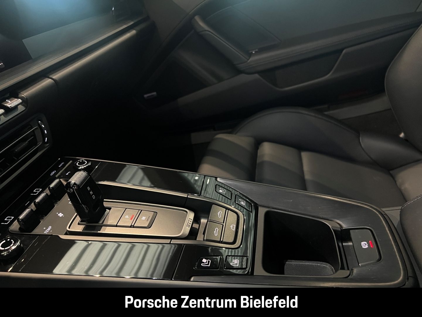 Porsche 992 911 Carrera 4 GTS Cabrio HA-Lenkung LED BOSE