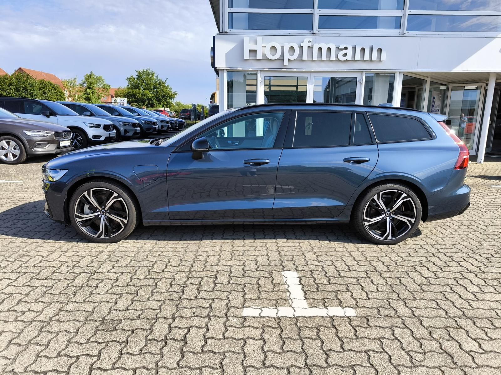 Volvo V60 T6 Recharge Plus Dark Plug-In Hybrid AWD