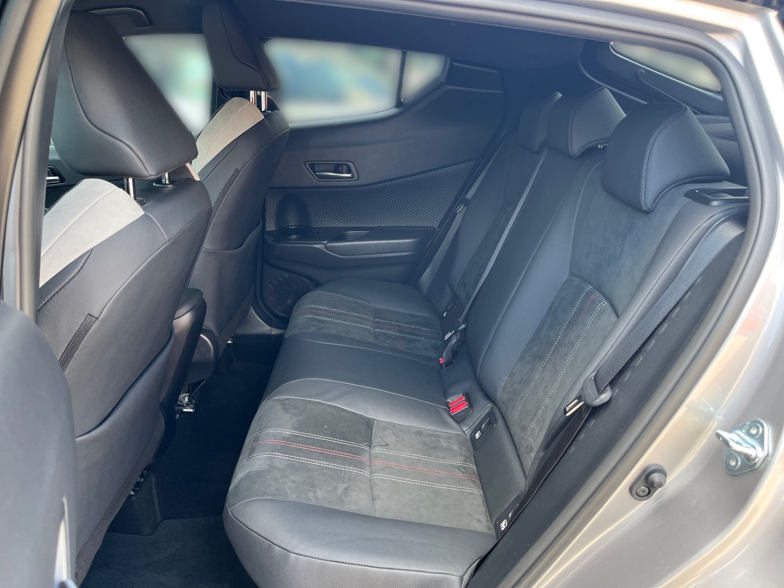 Toyota C-HR 2.0 Hybrid GR Sport - Samsaru's Car Outlet