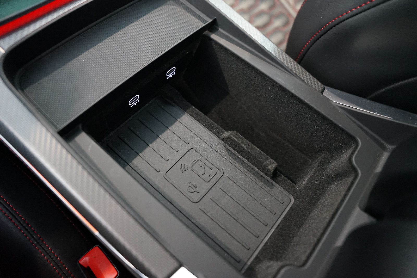 Audi RSQ8 | HuD | Keramik | Pano | 305 km/h | 23"