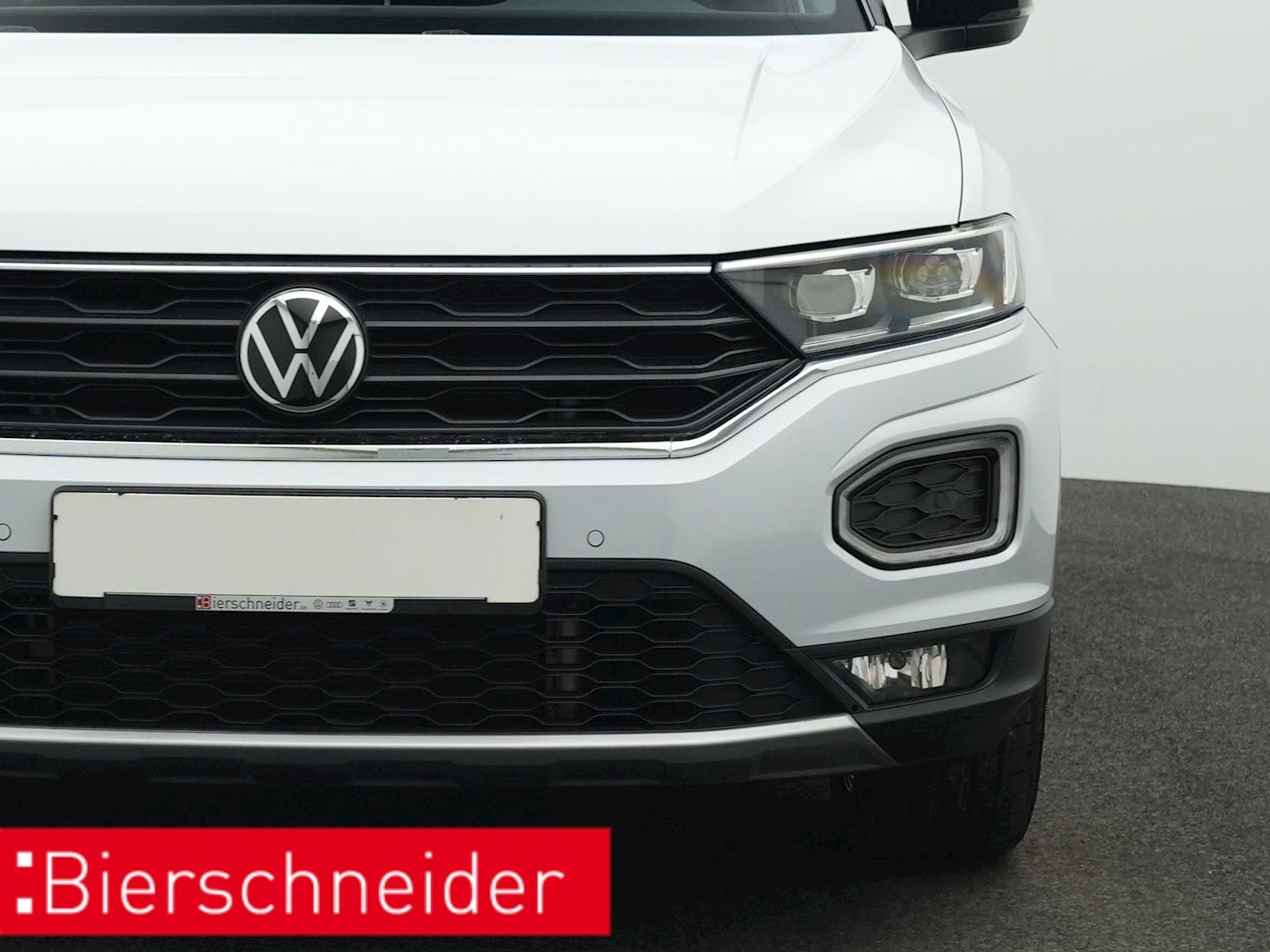 Volkswagen T-Roc 1.5 TSI Active - Samsaru's Car Outlet