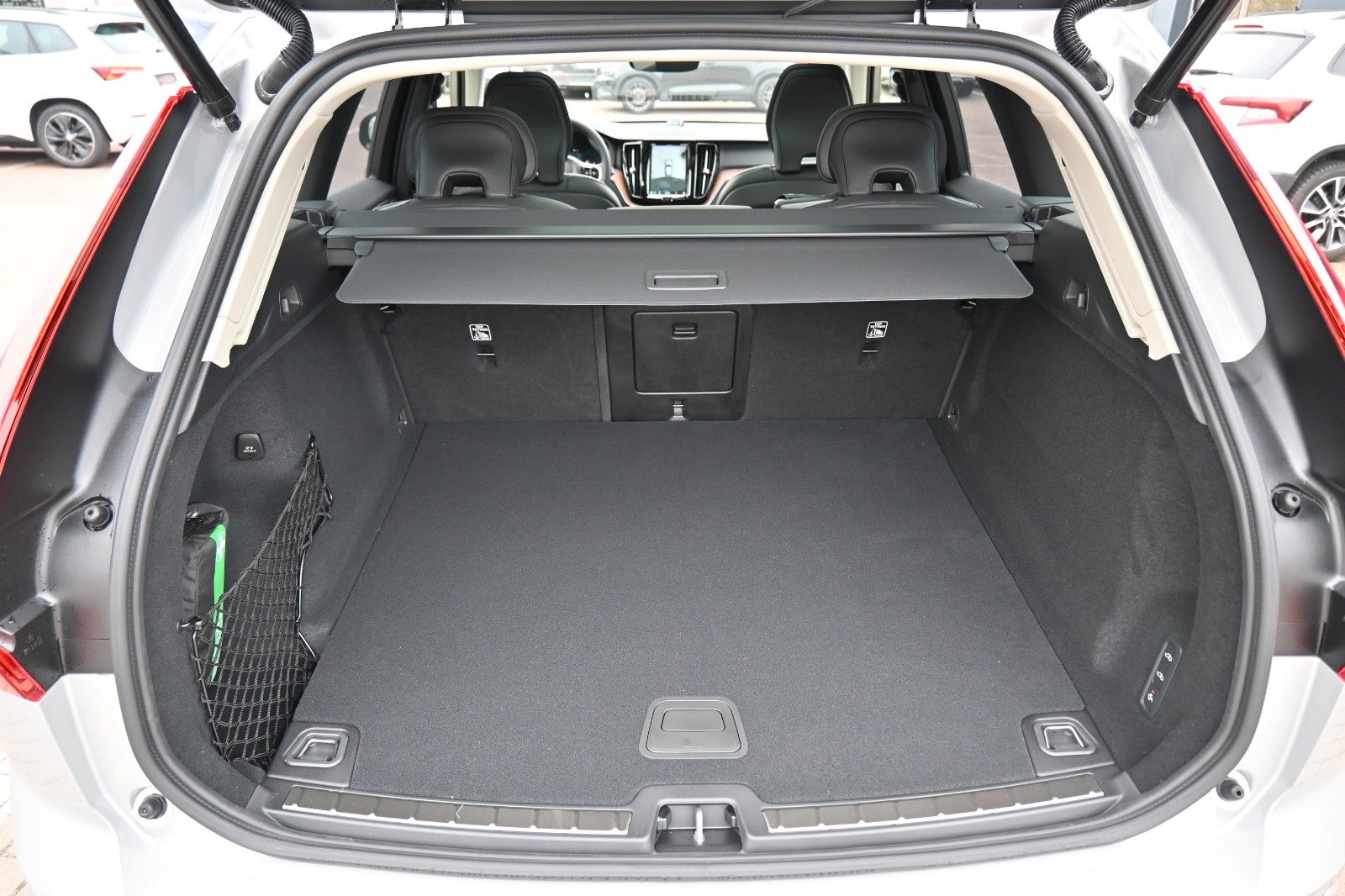 Volvo XC60 T8 RC AWD Ultra Dark*LUFT*360*ACC*AHK