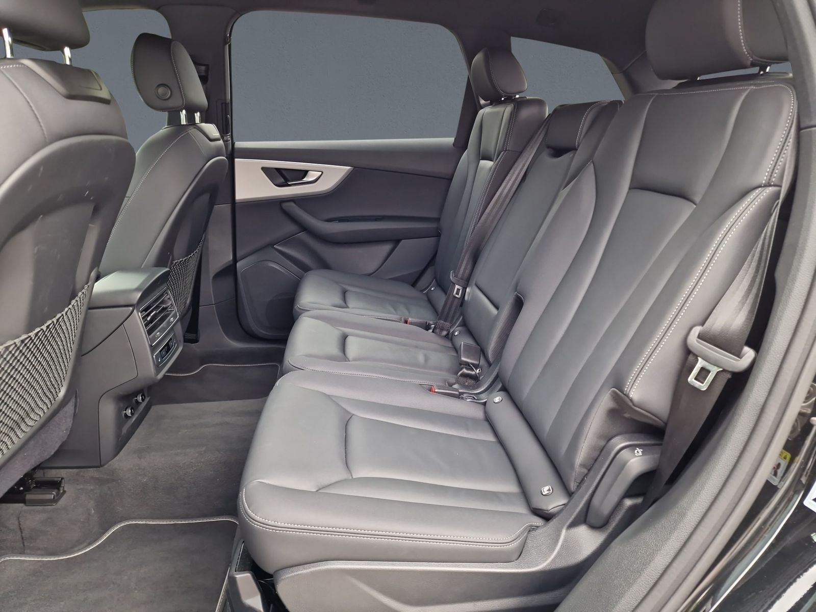 Audi Q7 55 TFSI e qu S line MATRIX Luft AHK HuD 21"