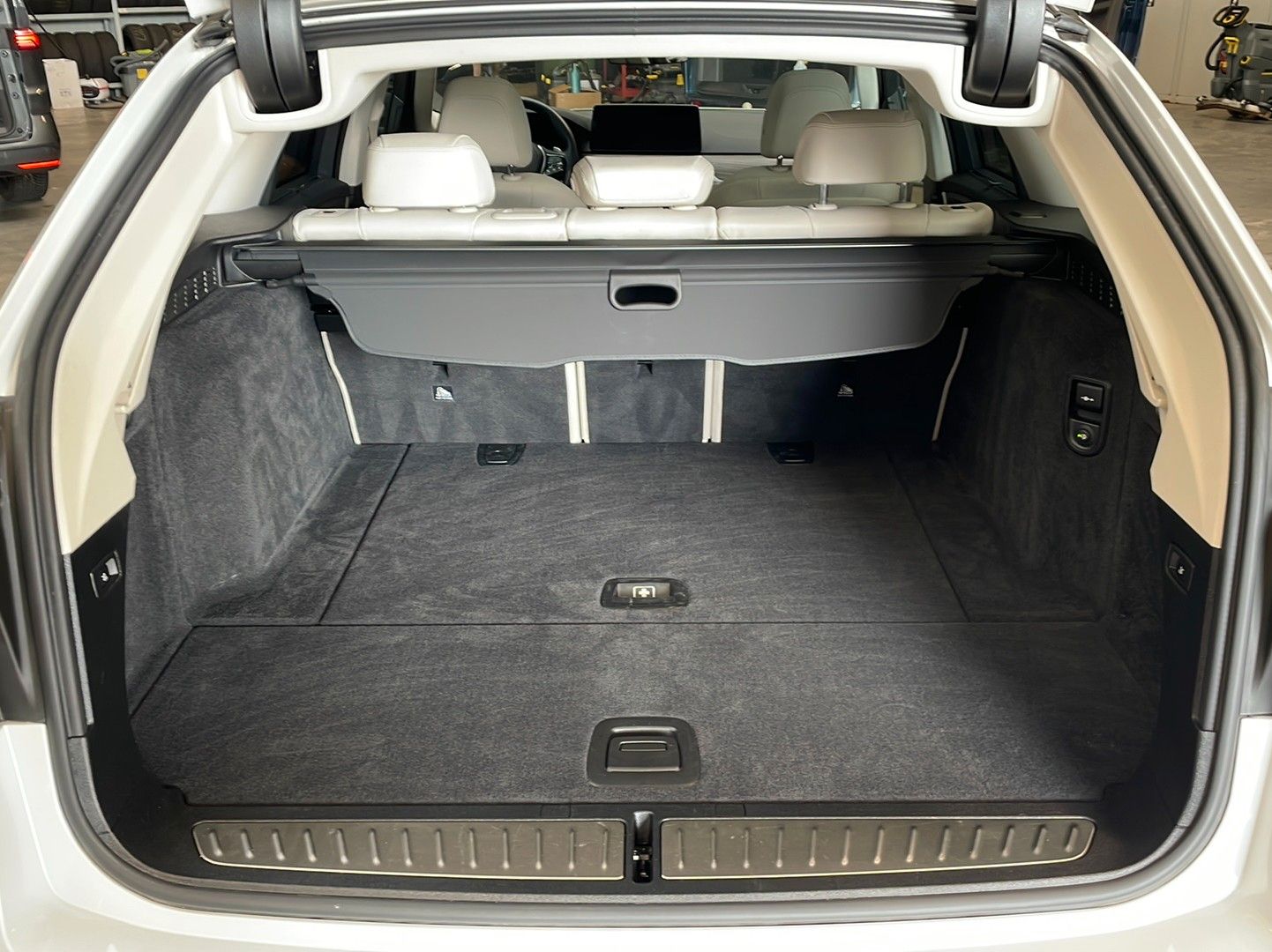 BMW 520d Touring xDr. ACC AHK PANO IQ 4ZK 360° WiFi