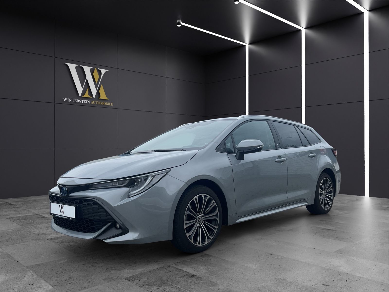Toyota Corolla Touring / Sports Hybrid - Samsaru's Car Outlet