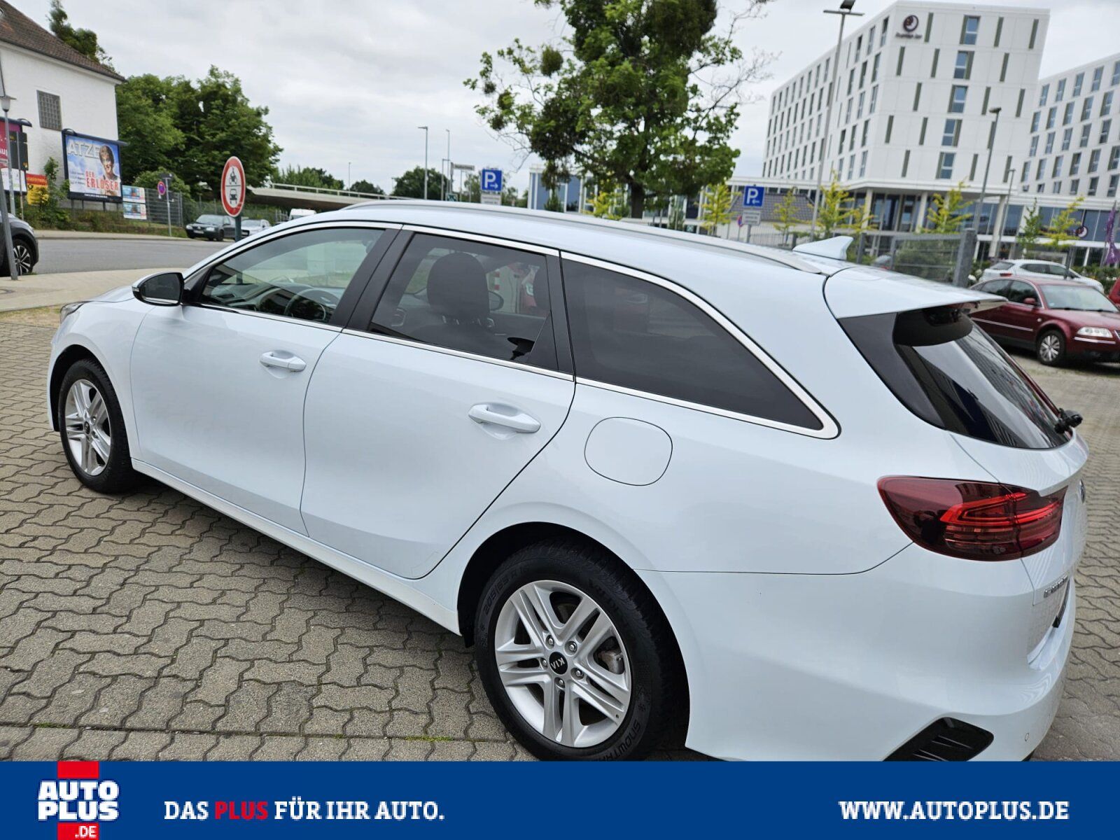 Kia Ceed SW 1.4 Attract - Samsaru's Car Outlet