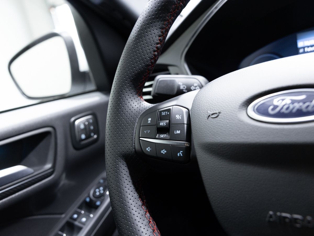 Ford Kuga ST-Line X 1.5 - Samsaru's Car Outlet