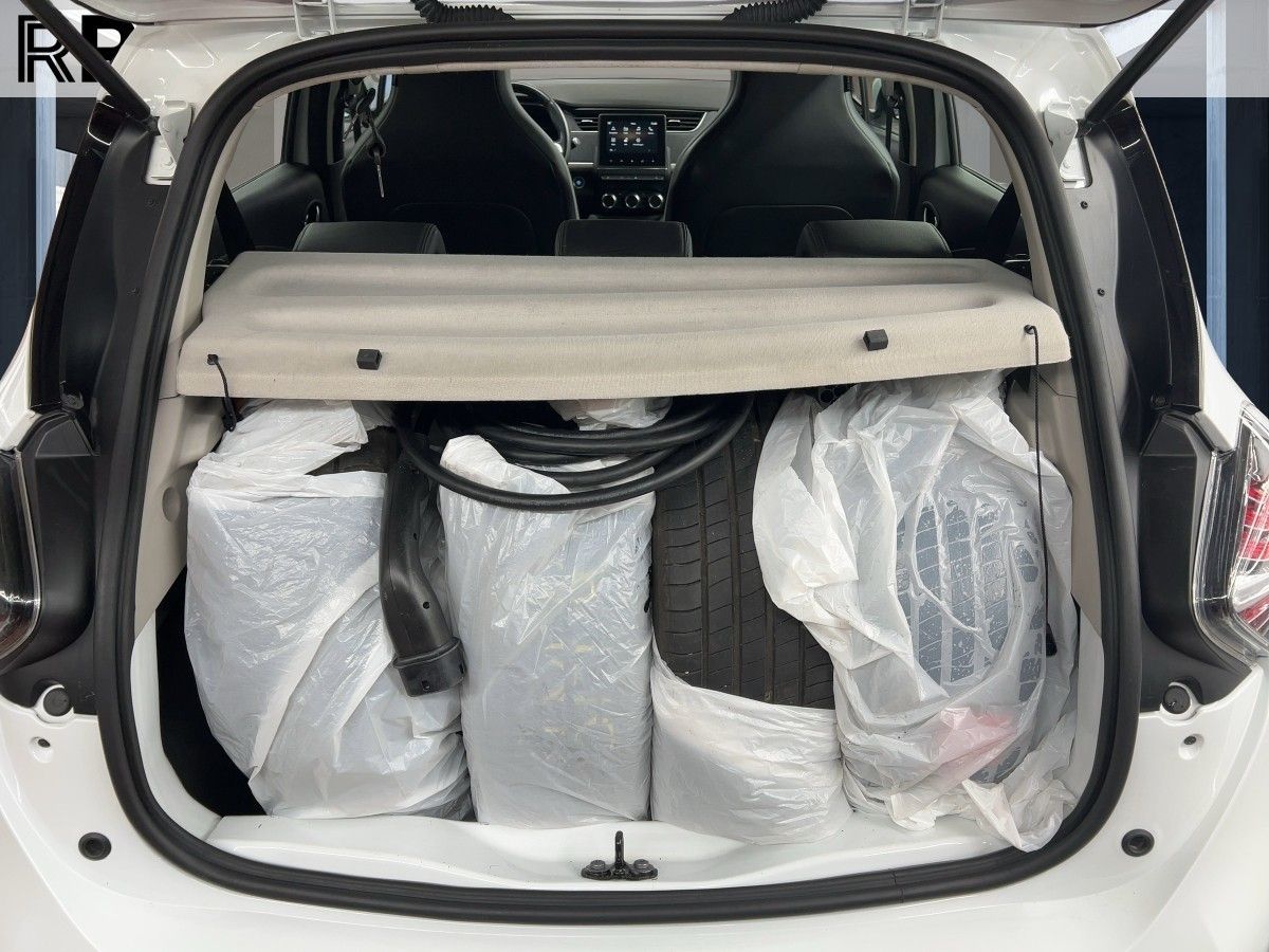 Renault ZOE EXPERIENCE R110 50kWh - Samsaru's Car Outlet
