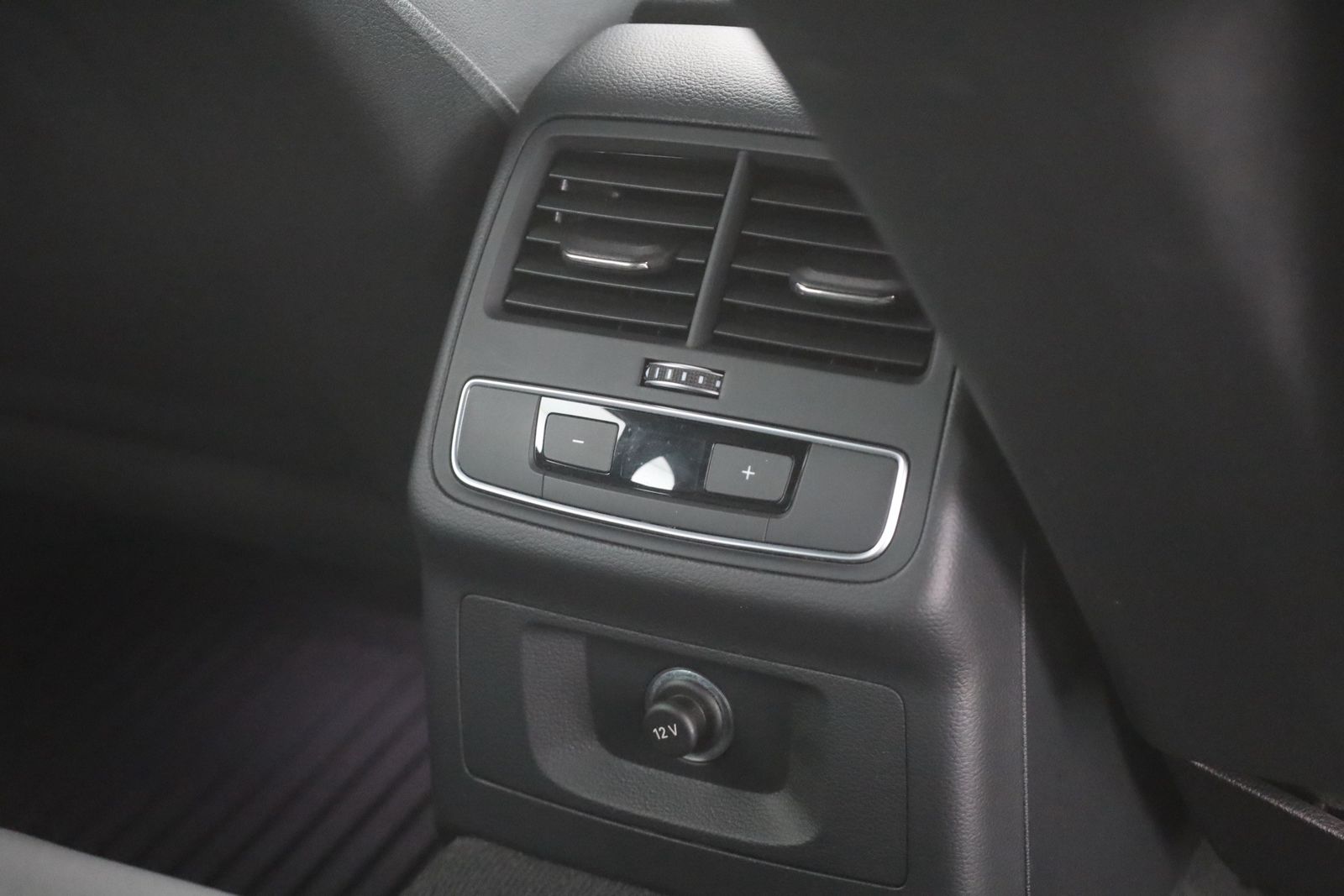 Audi A4 Avant 35 TFSI advanced - Samsaru's Car Outlet