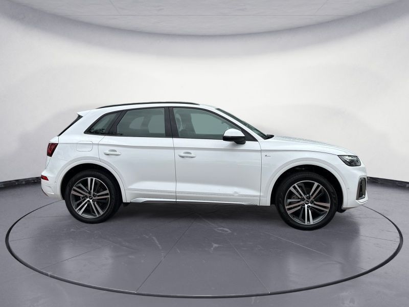 Audi Q5 40 TDI quattro S-line - Samsaru's Car Outlet