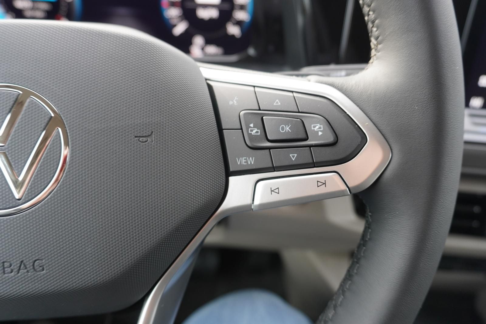 Volkswagen T7 Multivan 2.0 TDI DSG - Samsaru's Car Outlet
