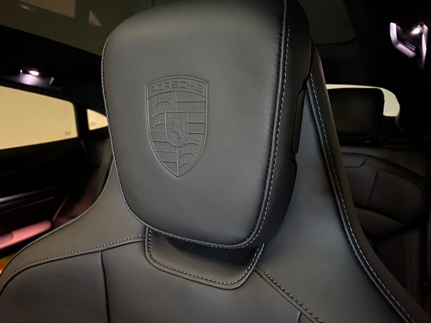Porsche Taycan 4S | Hinterachslenkung | Panoramadach |