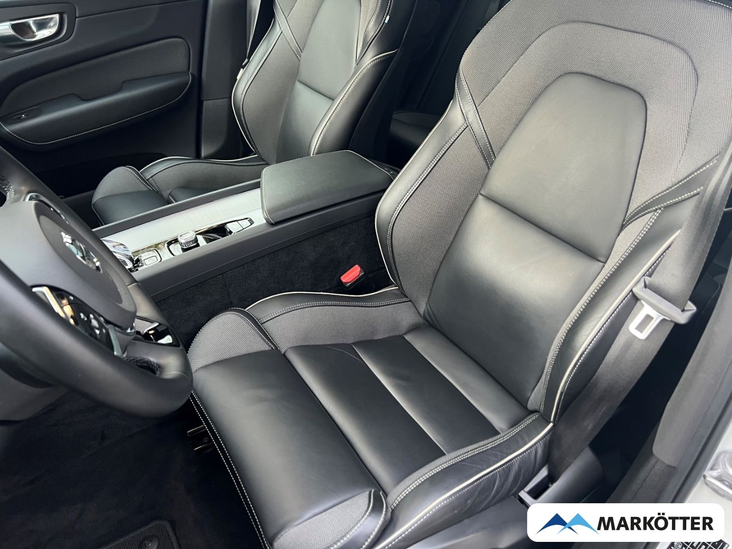 Volvo XC60 T8 AWD Recharge Ultimate Dark AHK/360CAM