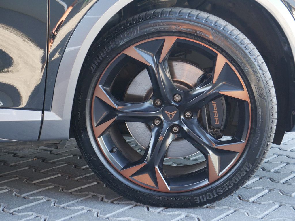 Cupra Formentor 2.0 TSI VZ NAVI AHK ACC LED PANO BEATS