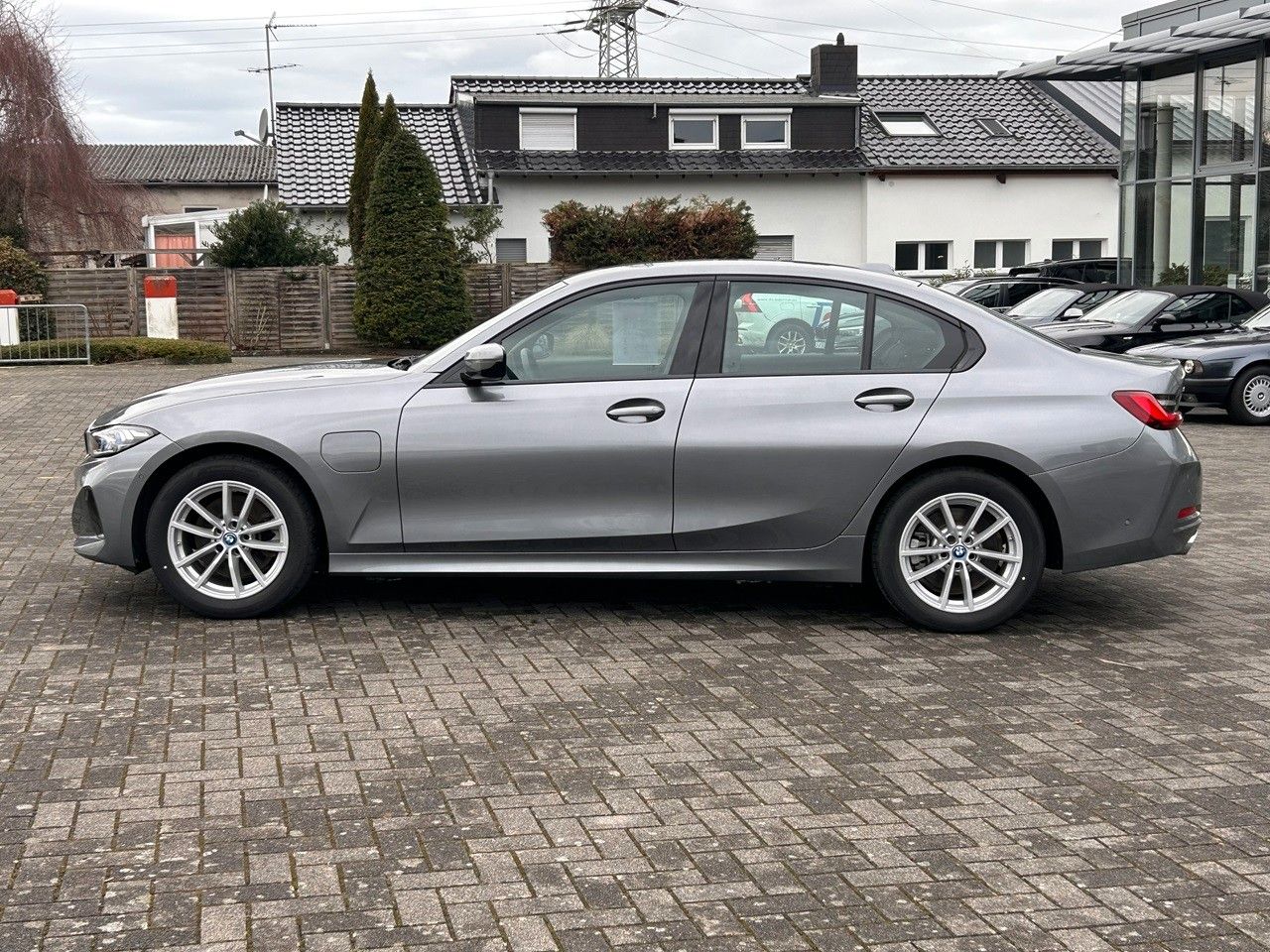 BMW 330e xDrive Aut. Lim. / DAB / Parking Assistant