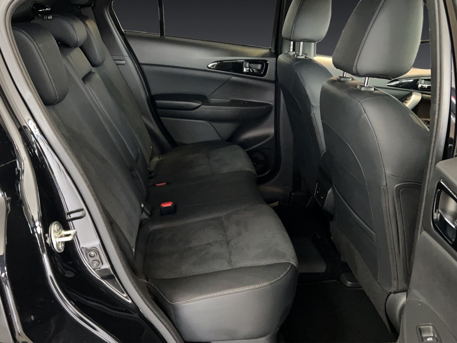 Mitsubishi Eclipse Cross PHEV Select +