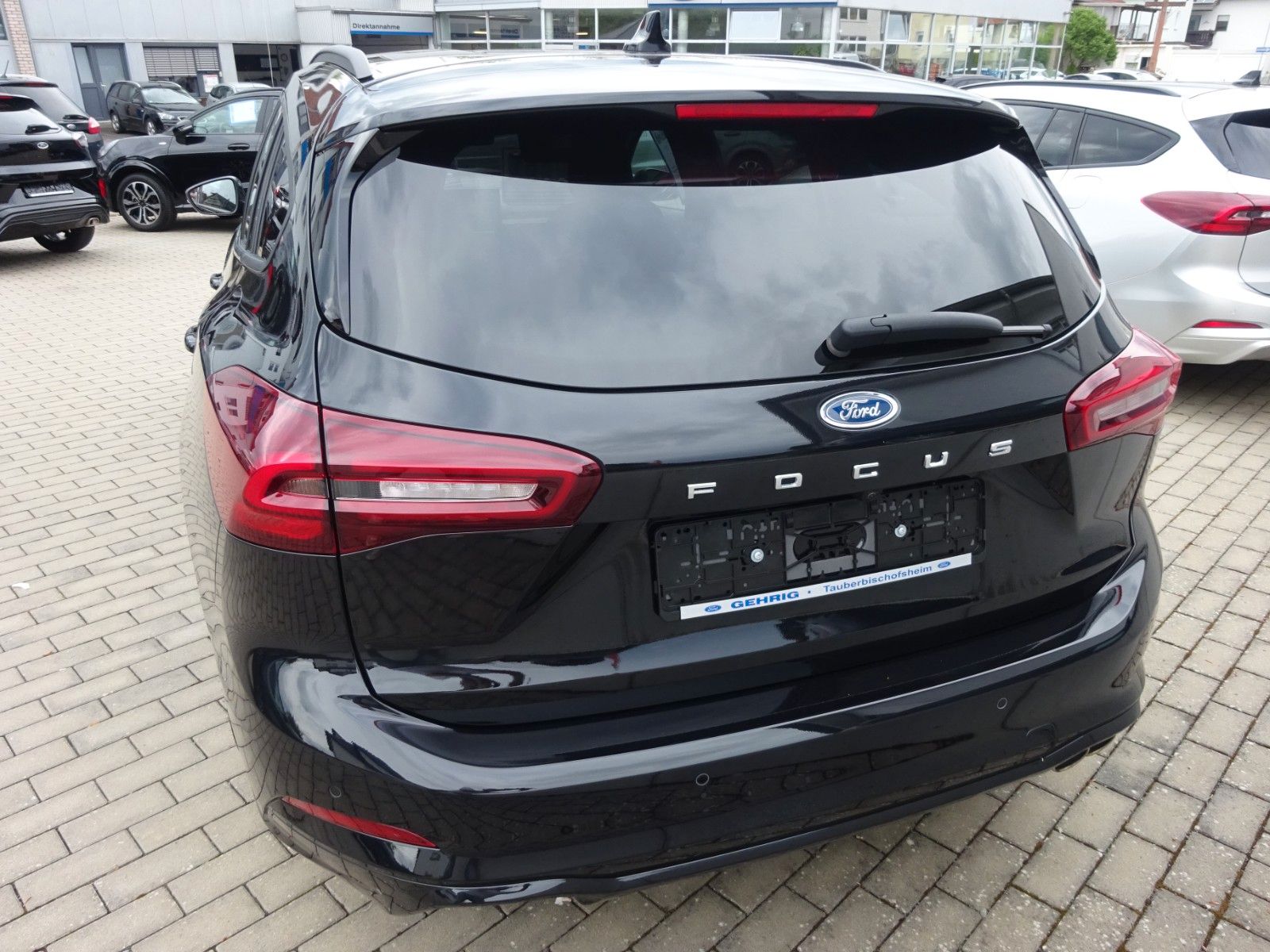 Ford Focus Turnier ST-Line X Autom AHK iACC HuD