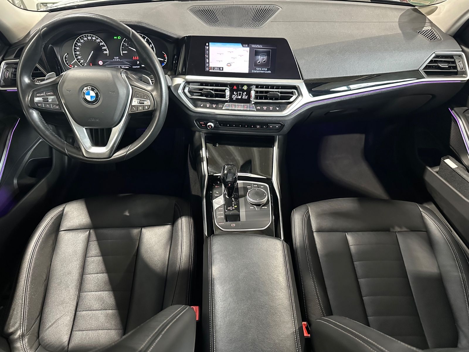 BMW 320 i Lim. Luxury Line - Samsaru's Car Outlet