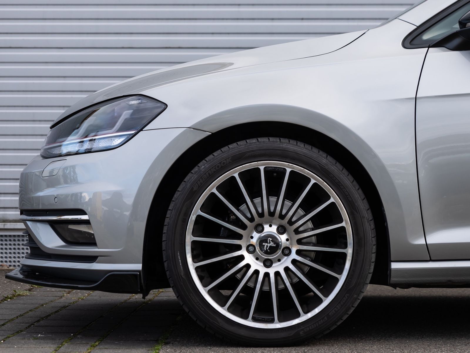 Volkswagen Golf VII 1.5TSI Highline - Samsaru's Car Outlet