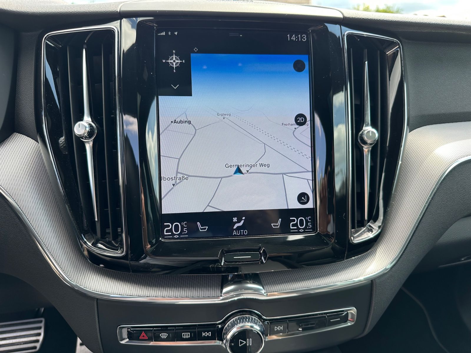 Volvo XC60 R Design T8 AWD Navi Pano HuD ACC AHK Leder