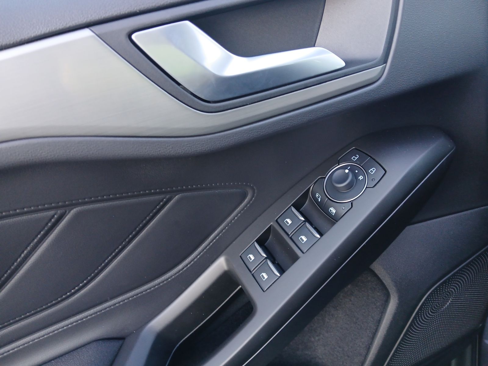Ford Focus Titanium Edition Turnier AUT | LED | NAV |