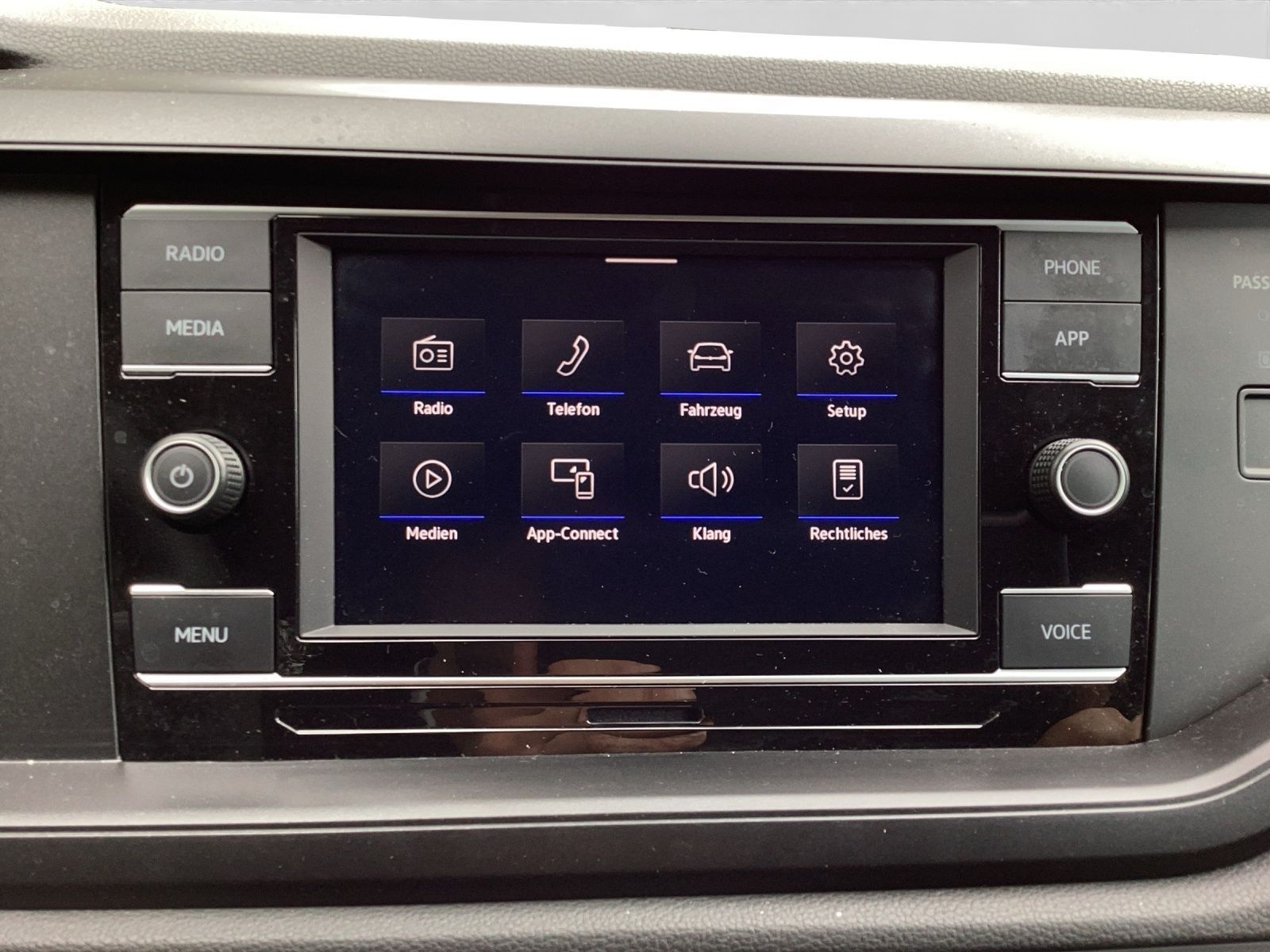 Volkswagen Taigo 1.0 TSI - Samsaru's Car Outlet