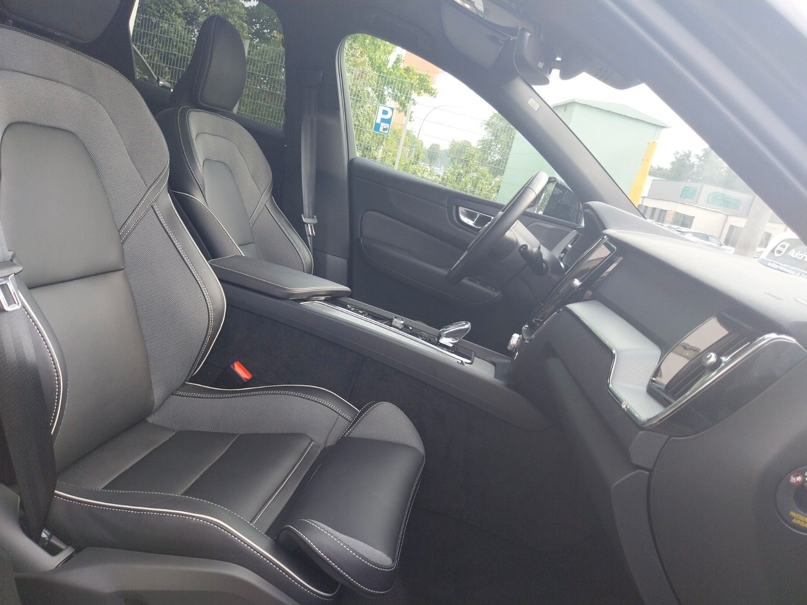 Volvo XC60 T6 Plus Black Edition Recharge