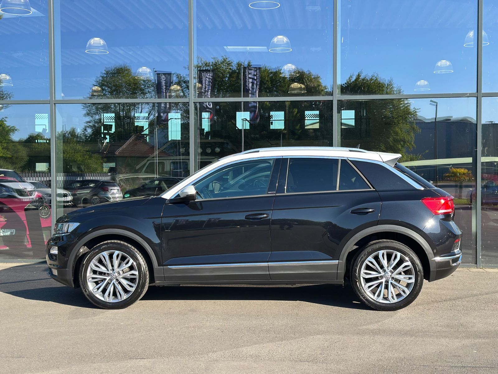 Volkswagen T-Roc 2.0 TDI SCR DSG IQ.DRIVE - Samsaru's Car Outlet