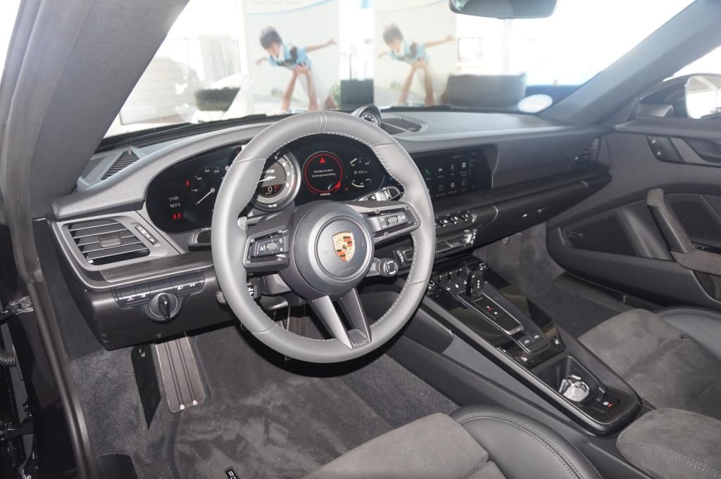 Porsche 992 TARGA 4GTS MATRIX 18WE INNO HA-L BOSE 360