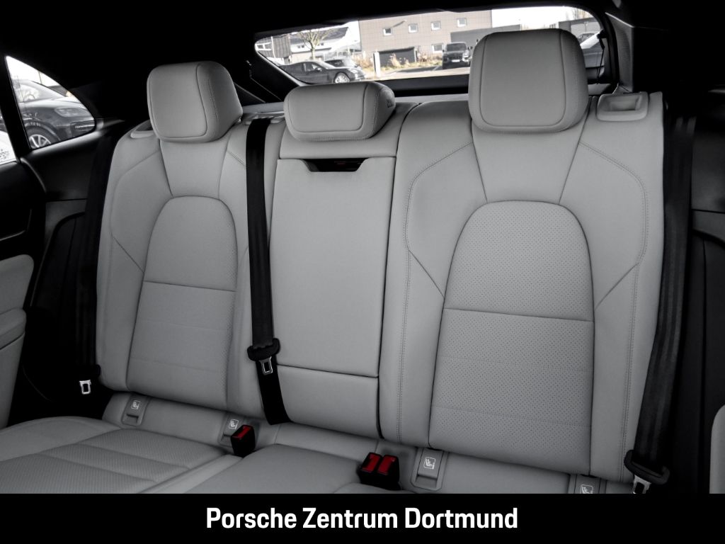 Porsche Macan 4 - Samsaru's Car Outlet
