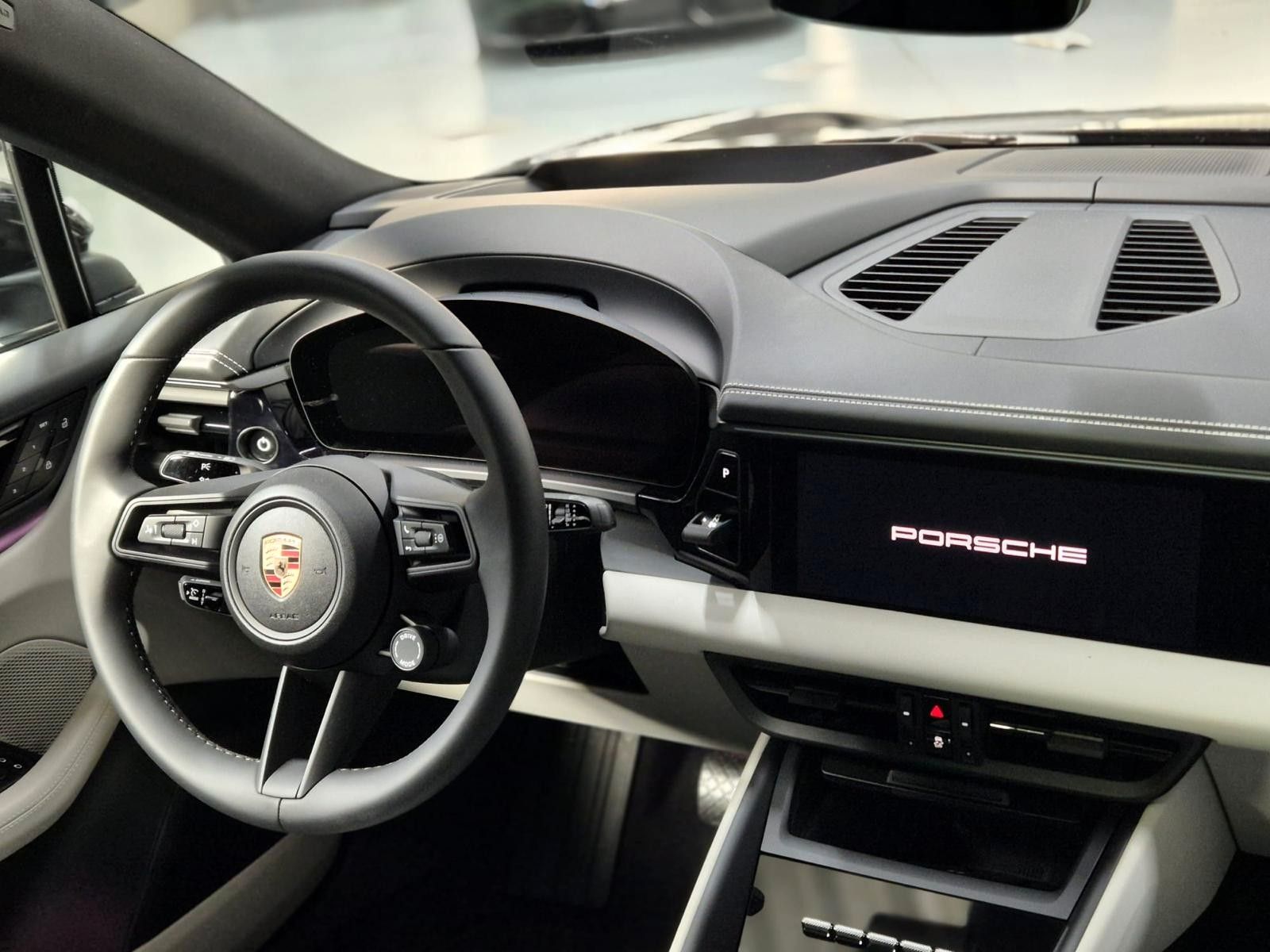 Porsche Macan 4 Electric