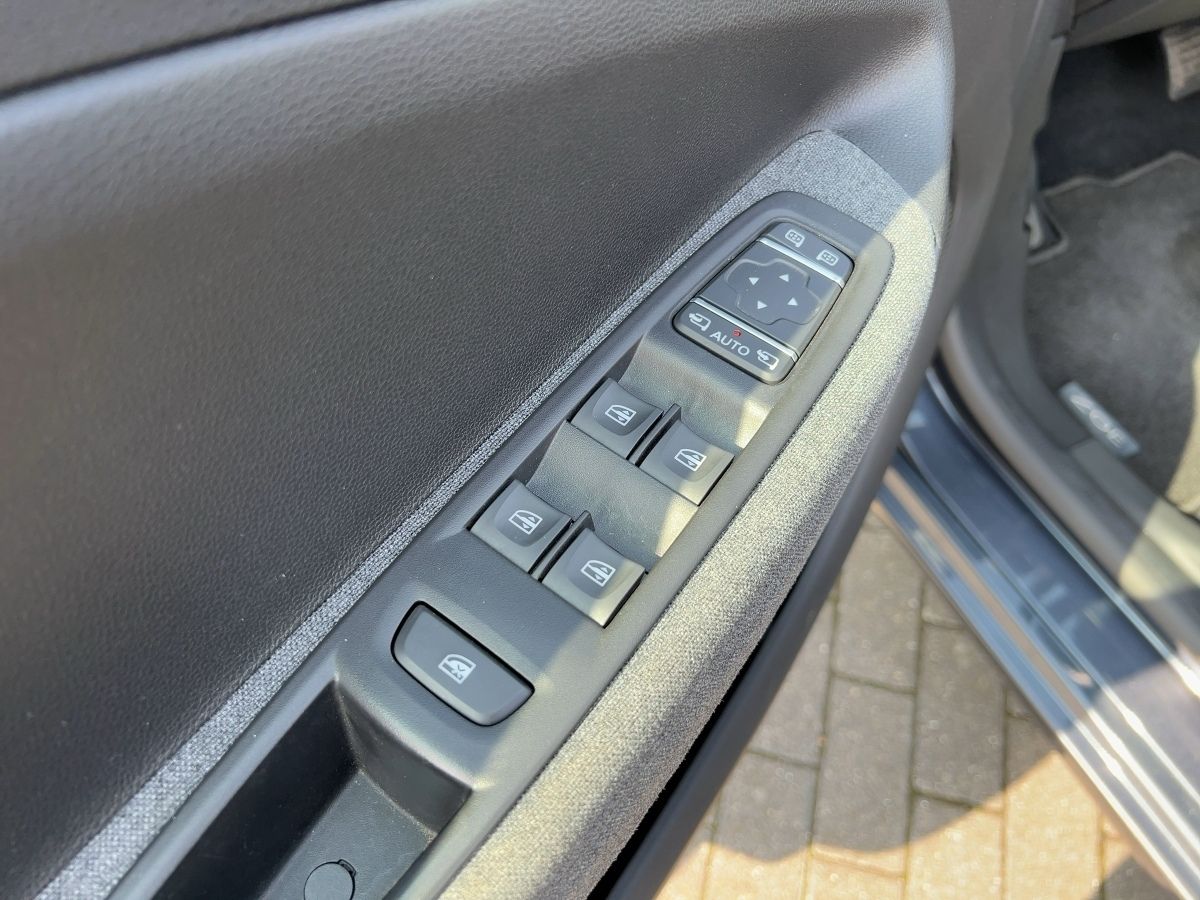Renault ZOE R135 Z.E. 50 Intens - Samsaru's Car Outlet