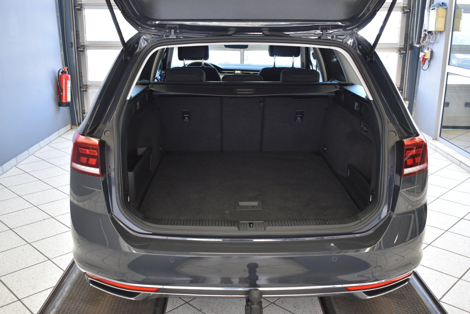 Volkswagen Passat Variant 1.4TSI Hybrid GTE DSG - Samsaru's Car Outlet