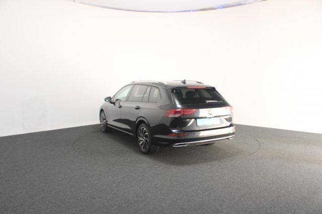 Volkswagen Golf VIII Variant 1.0 eTSI DSG Move - Samsaru's Car Outlet