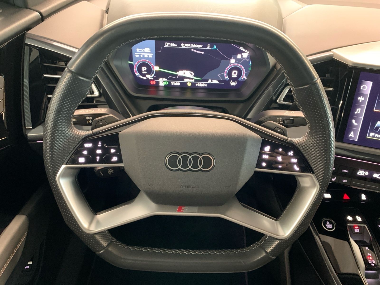 Audi Q4 e-tron Sportback 50 quattro S line edition on