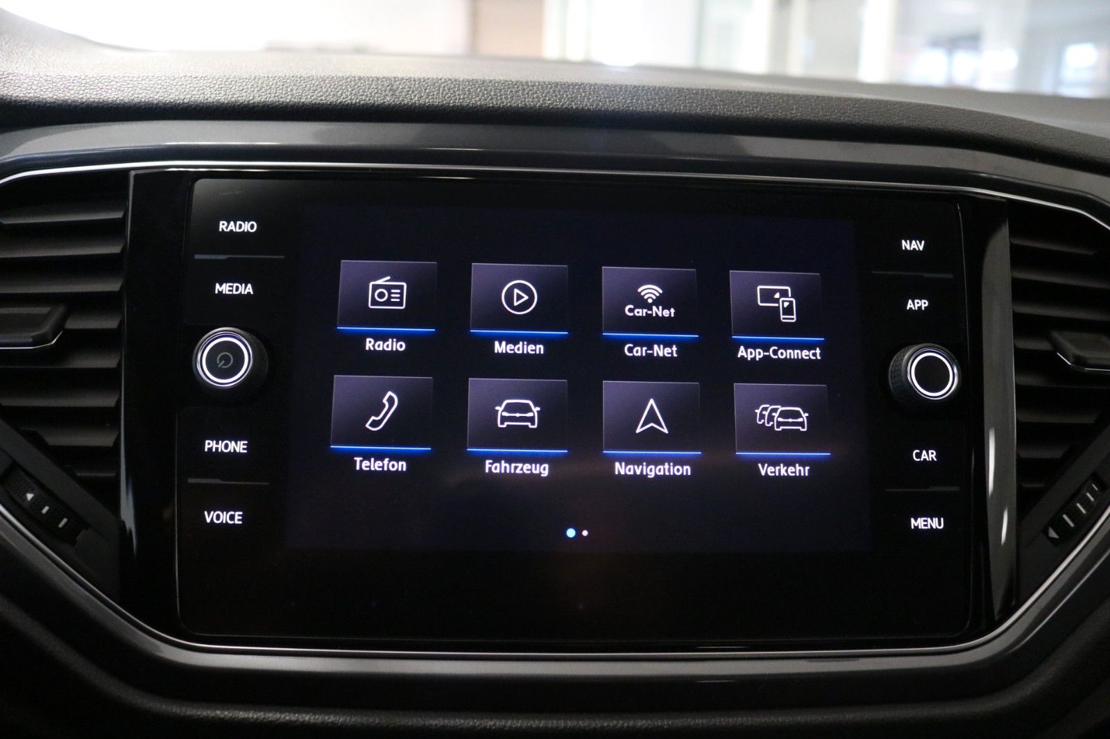Volkswagen T-Roc Sport 4M R-Line - Samsaru's Car Outlet