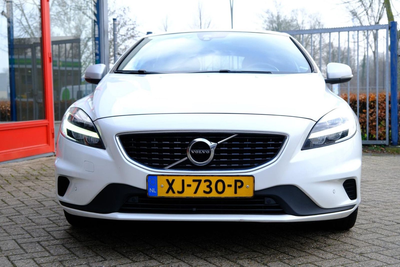 Volvo V40 1.5 T3 Polar+ Sport Aut. Pano|Leder-Alcant|C