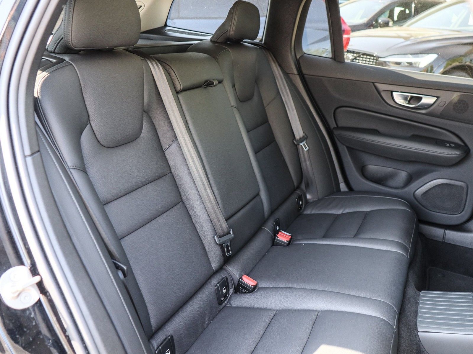 Volvo V60 T6 Recharge AWD Ultra Dark NP:76.940,-//AHK/