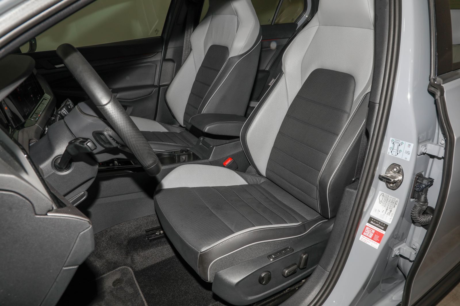 Volkswagen Golf GTD 2.0 TDI DSG AHK Matrix Kam. Pano HUD