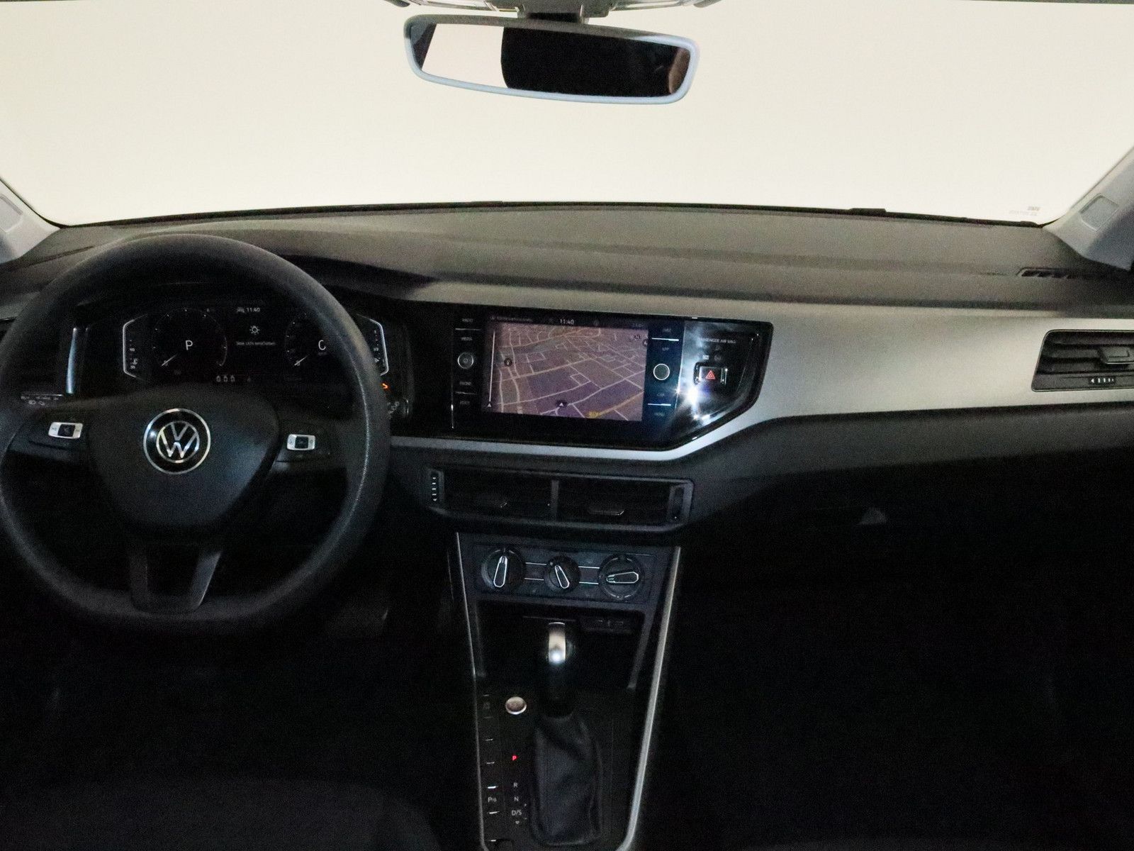 Volkswagen Polo 1.0 TSI Comfortline - Samsaru's Car Outlet