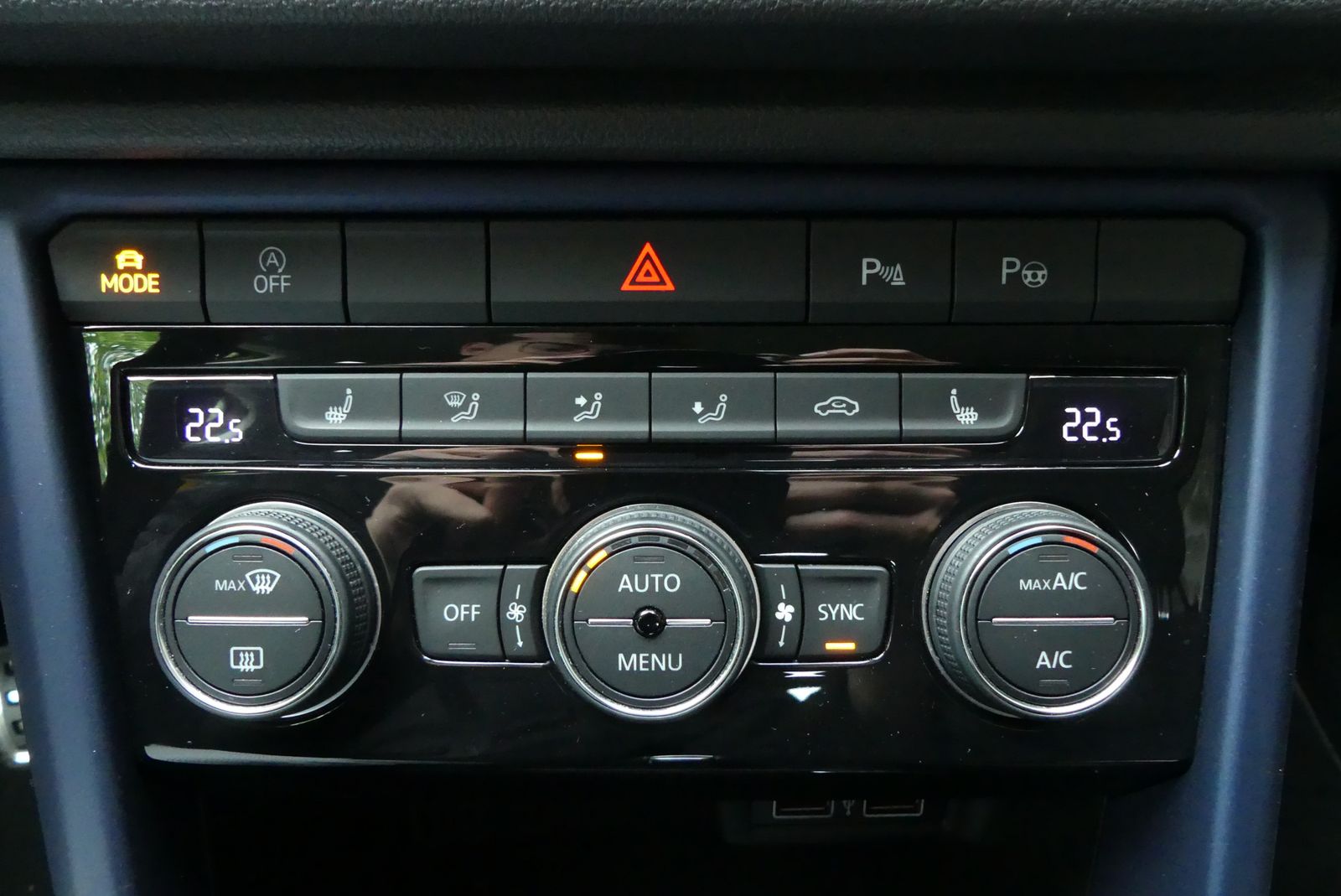 Volkswagen T-Roc United 1.5TSI - Samsaru's Car Outlet