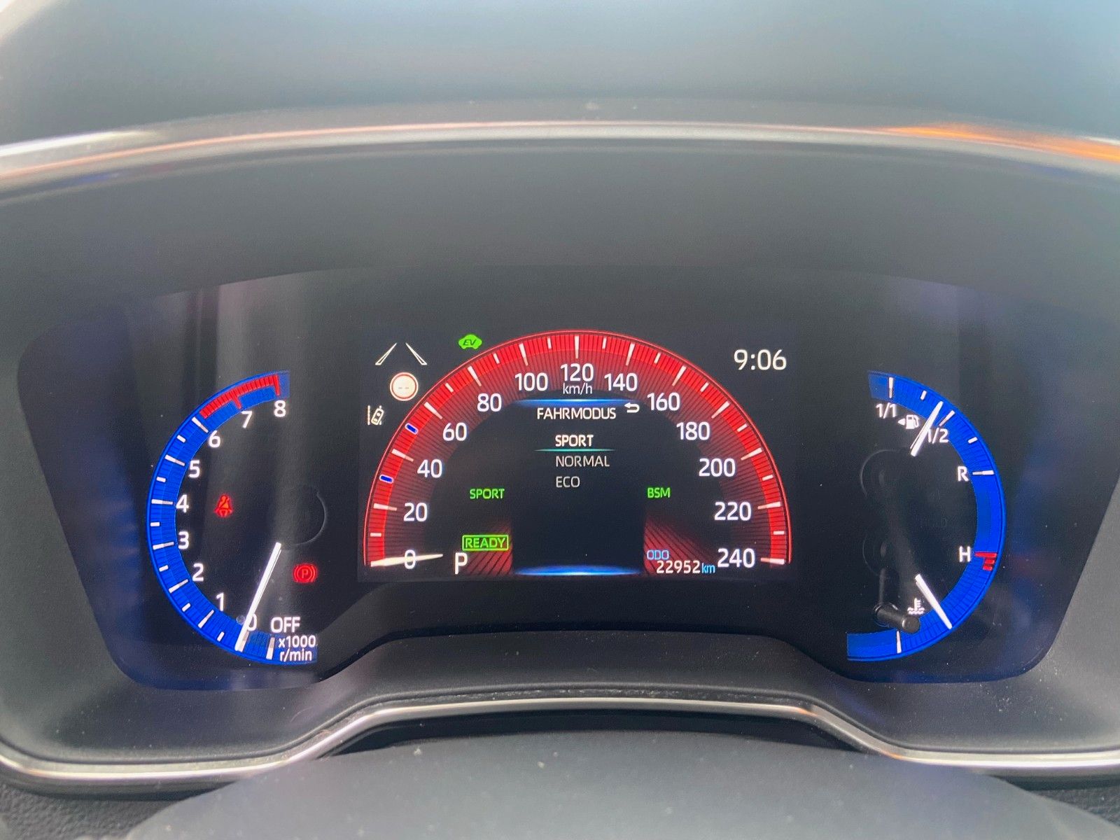 Toyota Corolla 2.0 Hybrid - Samsaru's Car Outlet