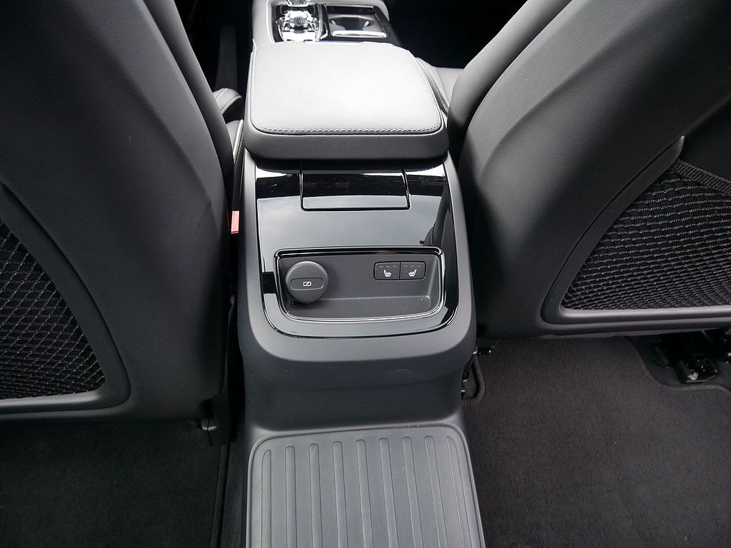 Volvo S60 T8 Twin Engine AWD Ultimate Dark Plug-InE6