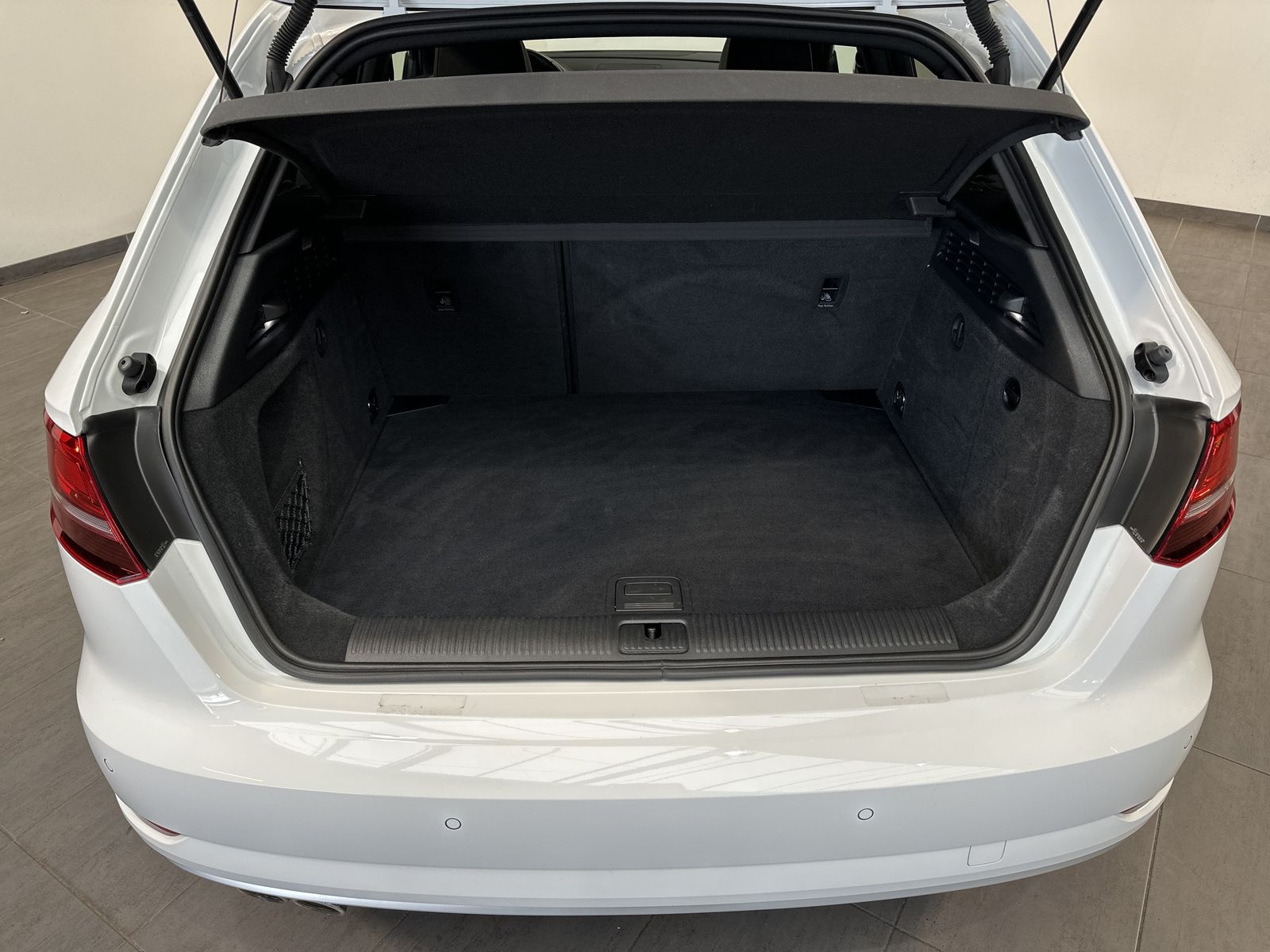 Audi A3 SpB 35 TDI S-Line - Samsaru's Car Outlet