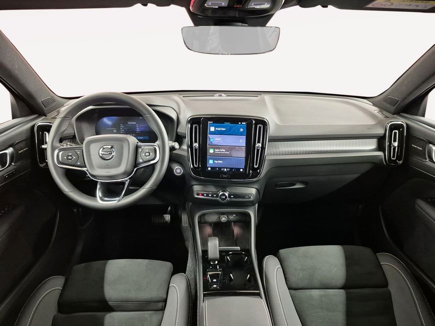 Volvo XC40 B3 Plus Dark - Samsaru's Car Outlet